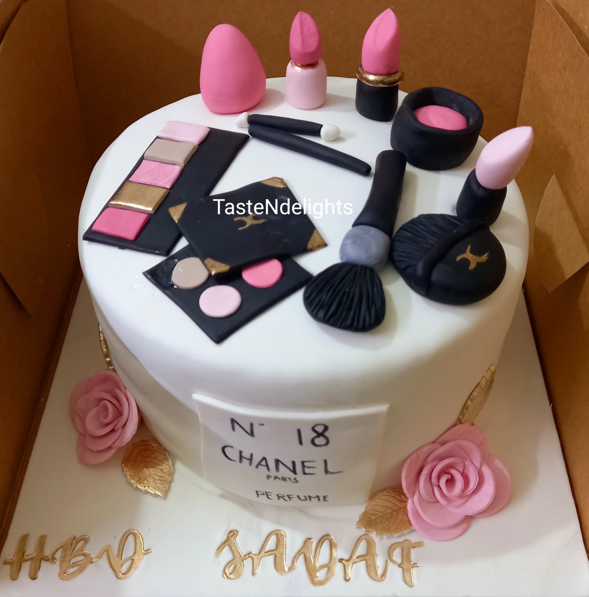 Custom Birthday Cakes For Wife Taste