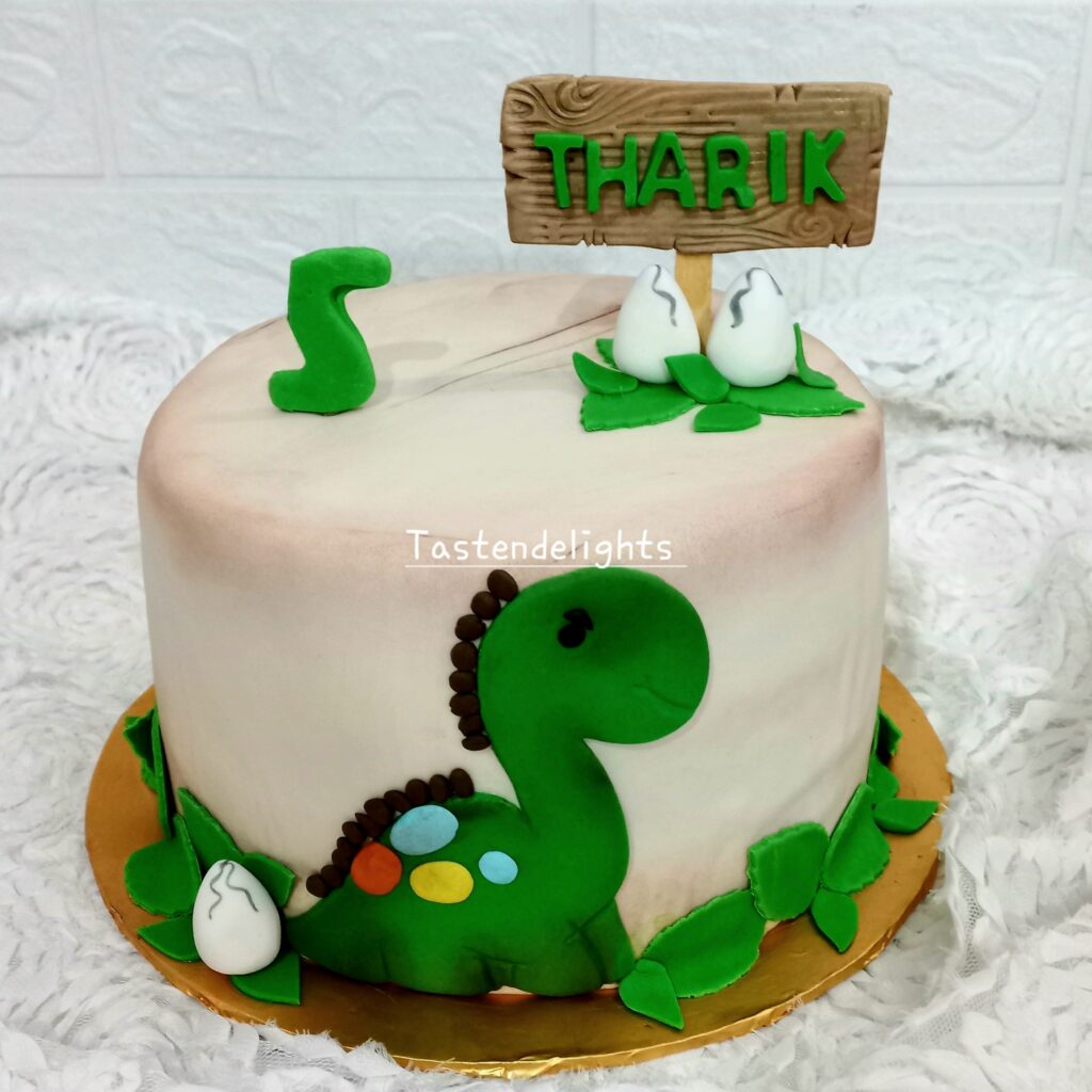 Dinosaur-cakes (3)