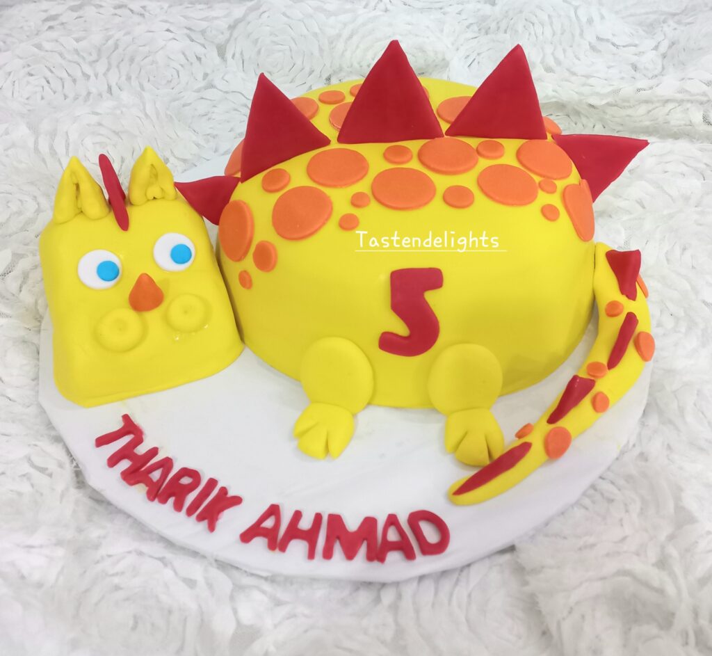Dinosaur-cakes (4)