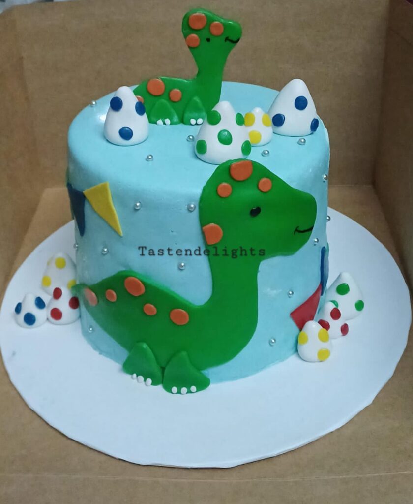 Dinosaur-cakes (7)
