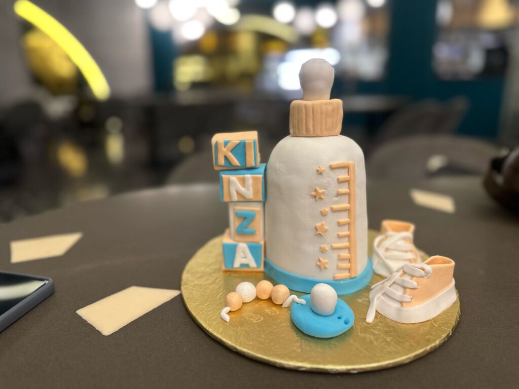 New born baby girls cakes (16)