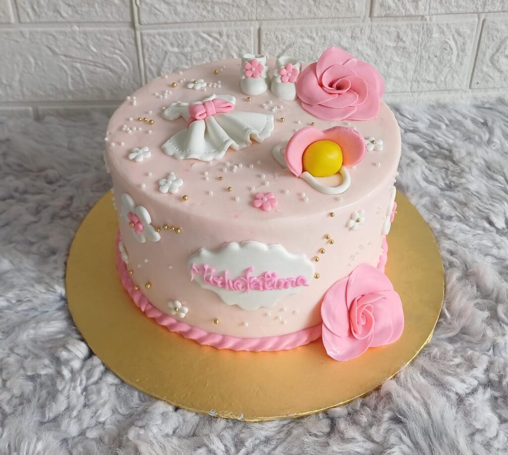 New born baby girls cakes (23)